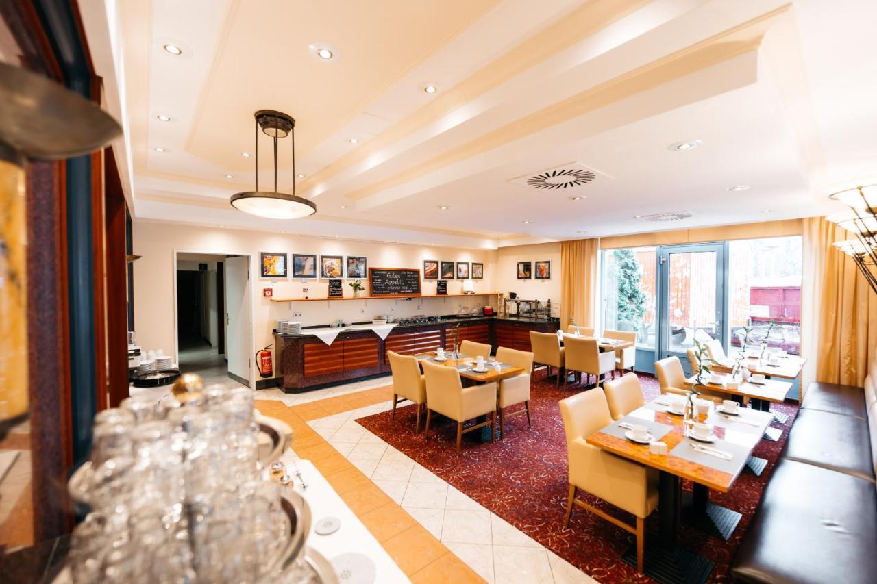 City Park Hotel Frankfurt  Bagian luar foto