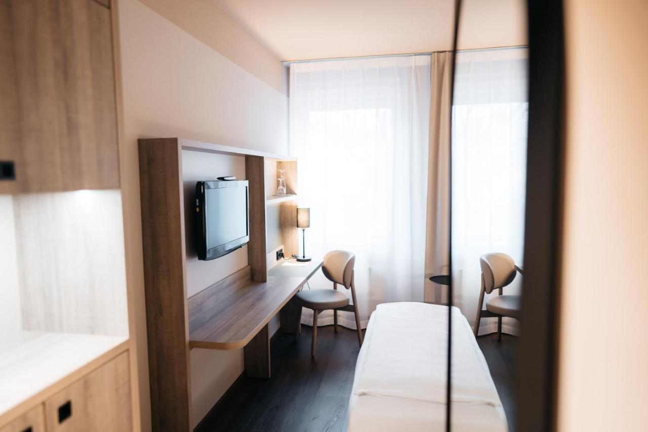 City Park Hotel Frankfurt  Bagian luar foto